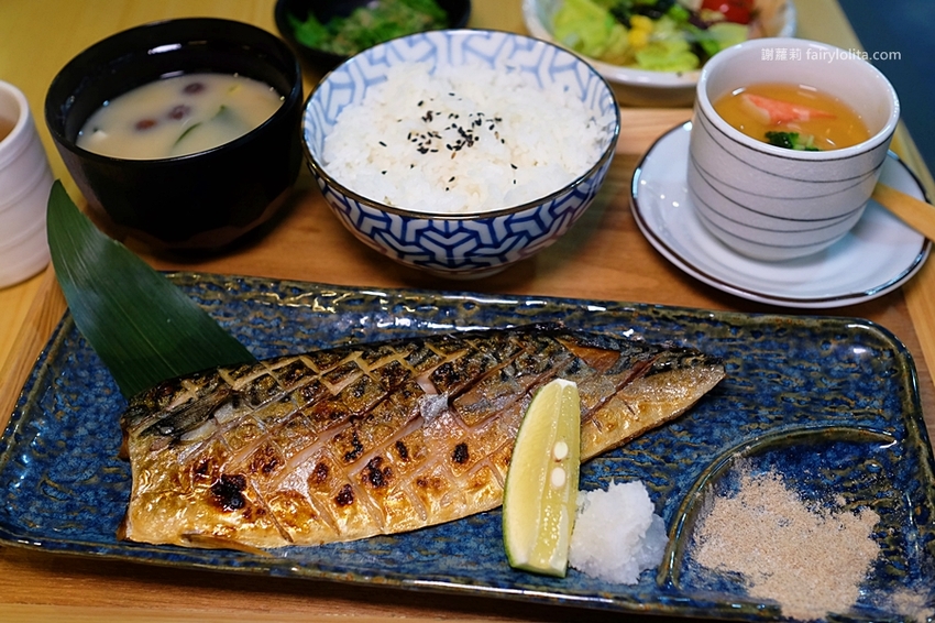 安吉食堂。只要120元,大份量丼飯讓你吃飽飽,爆炸性超高CP值,平價到讓你下巴掉! @蹦啾♥謝蘿莉 La vie heureuse