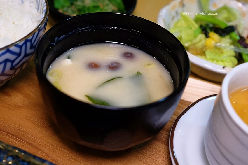 安吉食堂。只要120元,大份量丼飯讓你吃飽飽,爆炸性超高CP值,平價到讓你下巴掉! @蹦啾♥謝蘿莉 La vie heureuse