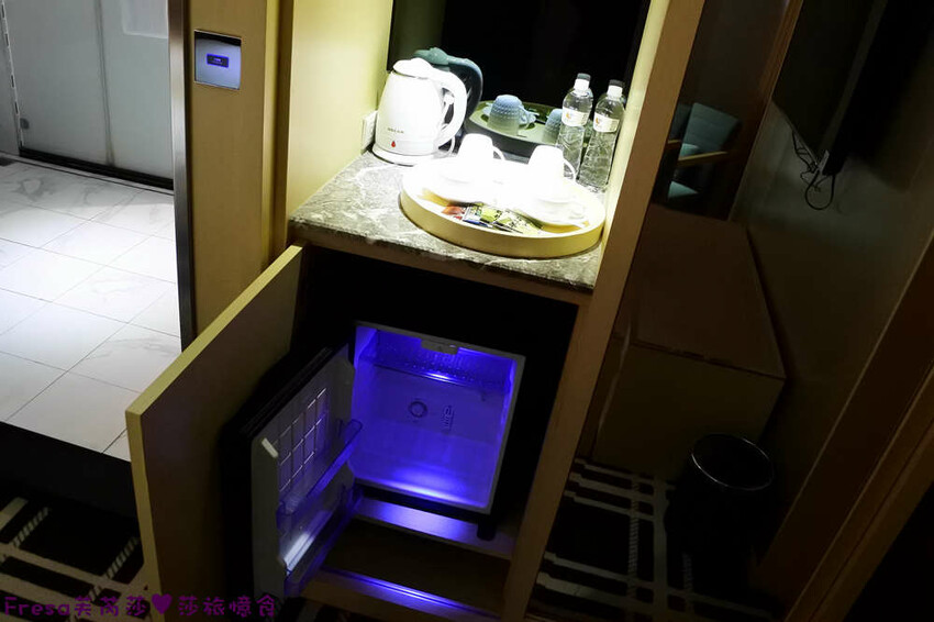 台中飯店【世聯商旅】素雅新穎質感設計.餐廳聚餐交通便利的住宿飯店.文心崇德捷運站走路就到│文心國小│台中旅宿 - Fresa芙芮莎♥莎旅憶食