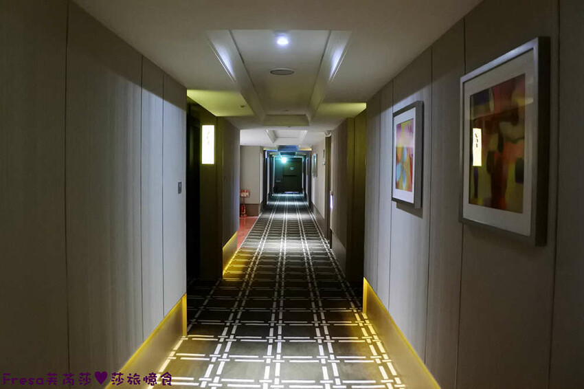 台中飯店【世聯商旅】素雅新穎質感設計.餐廳聚餐交通便利的住宿飯店.文心崇德捷運站走路就到│文心國小│台中旅宿 - Fresa芙芮莎♥莎旅憶食