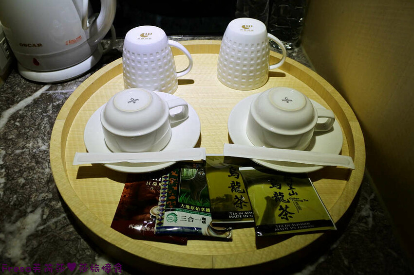 台中飯店【世聯商旅】素雅新穎質感設計.餐廳聚餐交通便利的住宿飯店.文心崇德捷運站走路就到│文心國小│台中旅宿 - Fresa芙芮莎♥莎旅憶食