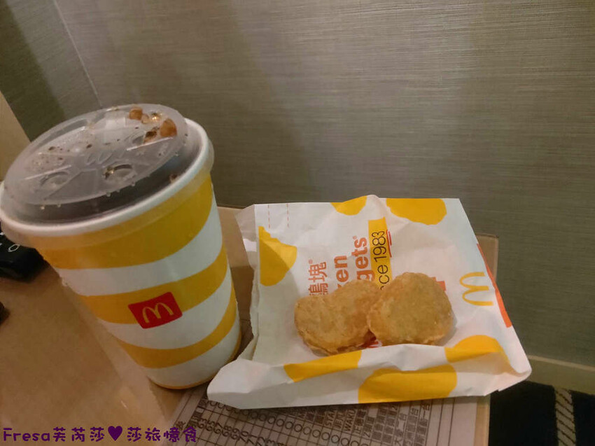 台中飯店【世聯商旅】素雅新穎質感設計.餐廳聚餐交通便利的住宿飯店.文心崇德捷運站走路就到│文心國小│台中旅宿 - Fresa芙芮莎♥莎旅憶食