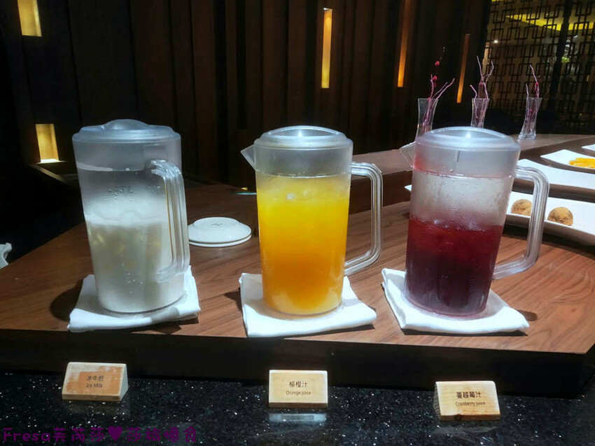 台中飯店【世聯商旅】素雅新穎質感設計.餐廳聚餐交通便利的住宿飯店.文心崇德捷運站走路就到│文心國小│台中旅宿 - Fresa芙芮莎♥莎旅憶食