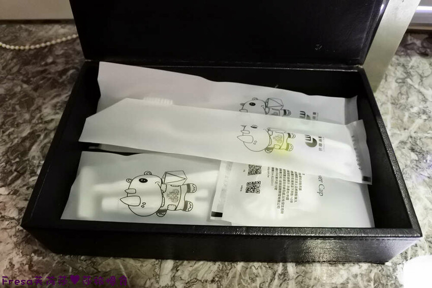 台中飯店【世聯商旅】素雅新穎質感設計.餐廳聚餐交通便利的住宿飯店.文心崇德捷運站走路就到│文心國小│台中旅宿 - Fresa芙芮莎♥莎旅憶食