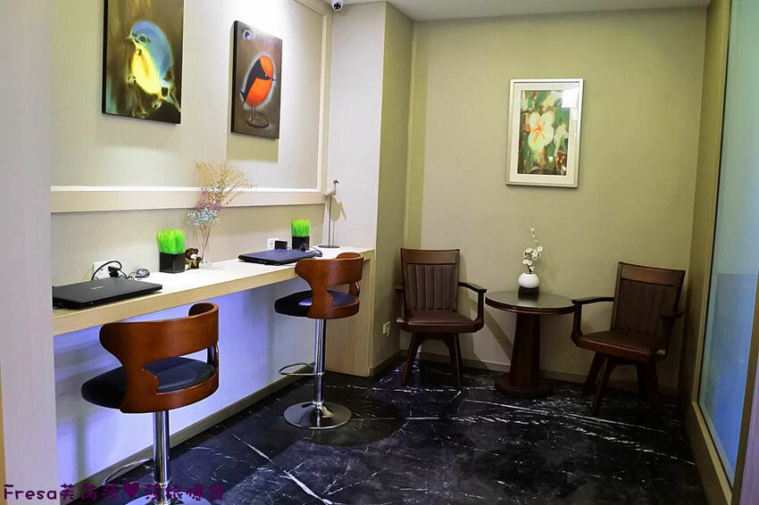 台中飯店【世聯商旅】素雅新穎質感設計.餐廳聚餐交通便利的住宿飯店.文心崇德捷運站走路就到│文心國小│台中旅宿 - Fresa芙芮莎♥莎旅憶食