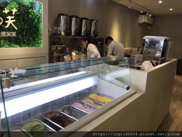 推薦使用在地台灣好茶和新鮮現榨鮮果的禮采芙 北醫飲料 新店開幕