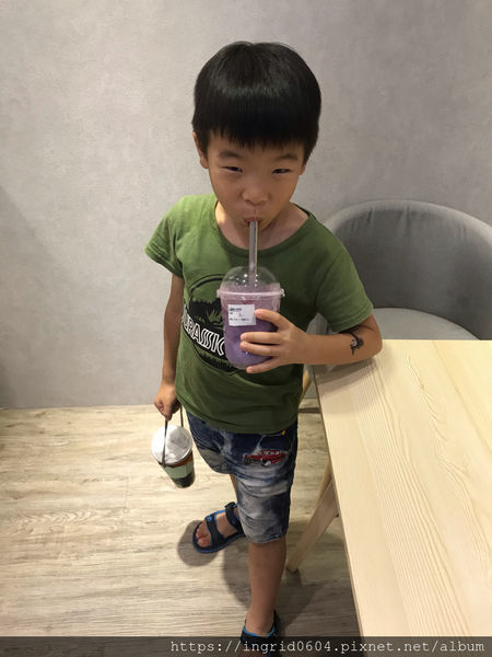 推薦使用在地台灣好茶和新鮮現榨鮮果的禮采芙 北醫飲料 新店開幕