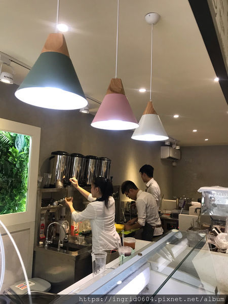 推薦使用在地台灣好茶和新鮮現榨鮮果的禮采芙 北醫飲料 新店開幕