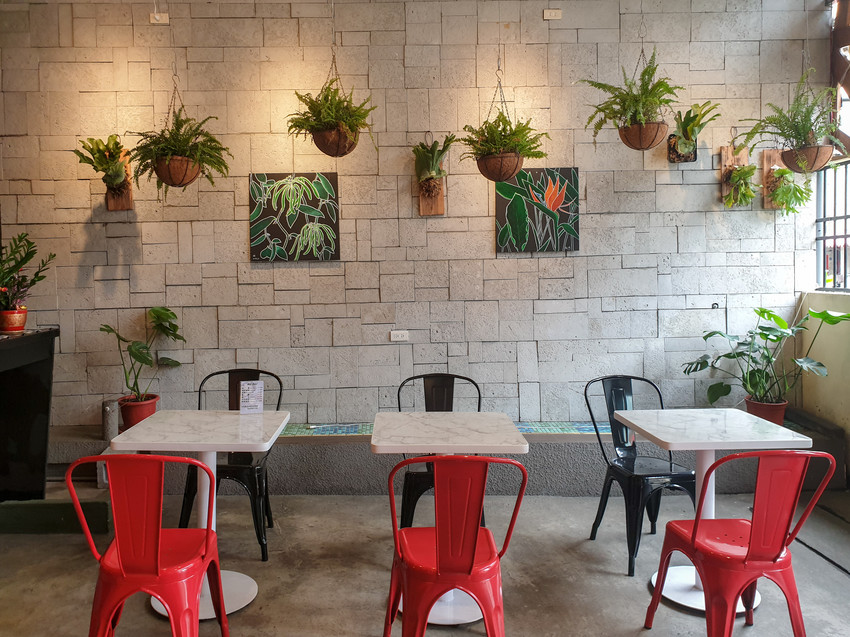 高雄美食||榛果怪-真搞怪!如咖啡廳般舒適，每日還會推出不同口味的義式冰淇淋||楠梓區、高雄冰品