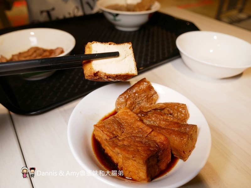 《新竹巨城新加坡美食》黃亞細肉骨茶新竹巨城店新開幕。不用飛新加坡也吃得到道地肉骨茶。內用免費加湯︱最新菜單用餐方式分享(影片)