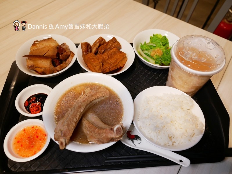 《新竹巨城新加坡美食》黃亞細肉骨茶新竹巨城店新開幕。不用飛新加坡也吃得到道地肉骨茶。內用免費加湯︱最新菜單用餐方式分享(影片)