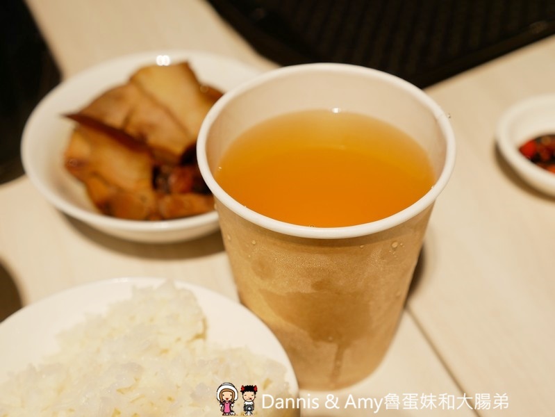 《新竹巨城新加坡美食》黃亞細肉骨茶新竹巨城店新開幕。不用飛新加坡也吃得到道地肉骨茶。內用免費加湯︱最新菜單用餐方式分享(影片)