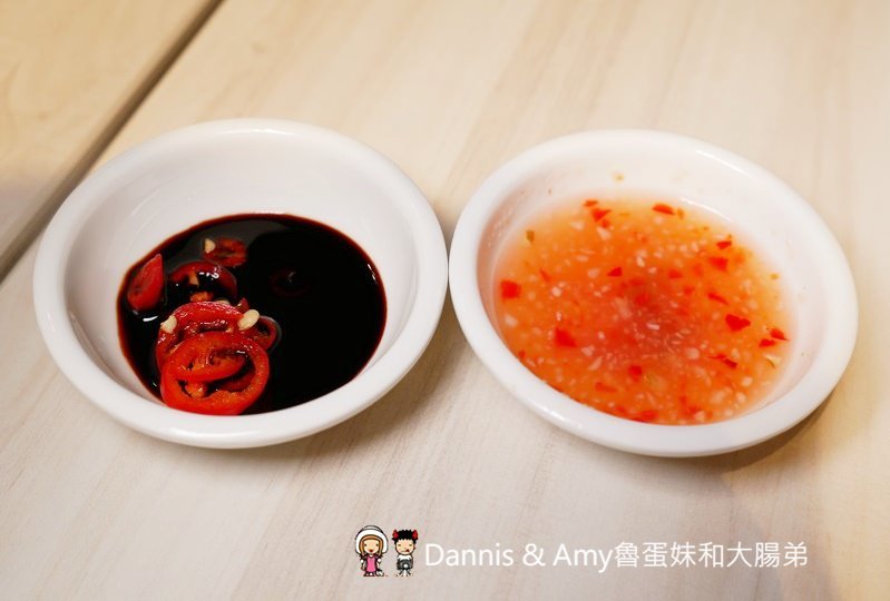 《新竹巨城新加坡美食》黃亞細肉骨茶新竹巨城店新開幕。不用飛新加坡也吃得到道地肉骨茶。內用免費加湯︱最新菜單用餐方式分享(影片)