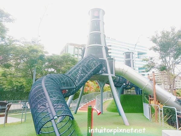 華山大草原遊戲場煙囪遊戲塔5.jpg 華山大草原遊戲場煙囪遊戲塔5.jpg