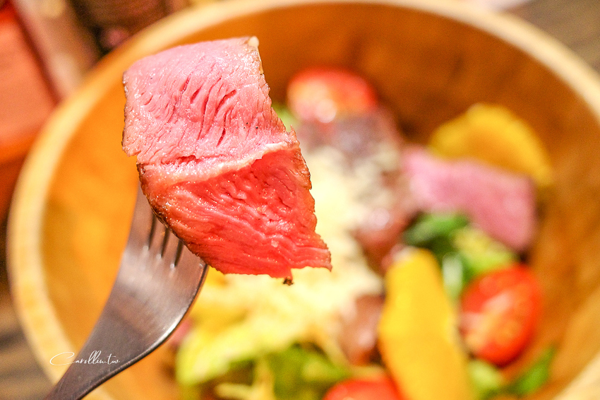 肉Meat - 舒肥牛排丼飯&沙拉 - 卡琳。摸魚兒趣