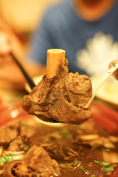 [花蓮市美食]老材房-好有氣氛50年木造老屋 檜木家具 實惠又好吃的炒拉麵 羊排湯及現煮大滷麵  大推!(內有詳細菜單)