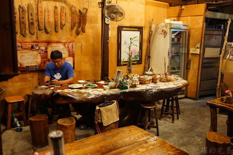 [花蓮市美食]老材房-好有氣氛50年木造老屋 檜木家具 實惠又好吃的炒拉麵 羊排湯及現煮大滷麵  大推!(內有詳細菜單)