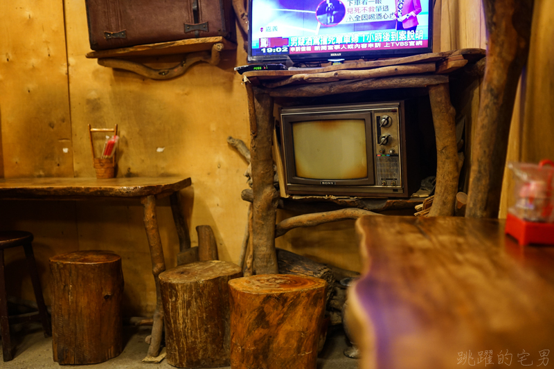 [花蓮市美食]老材房-好有氣氛50年木造老屋 檜木家具 實惠又好吃的炒拉麵 羊排湯及現煮大滷麵  大推!(內有詳細菜單)