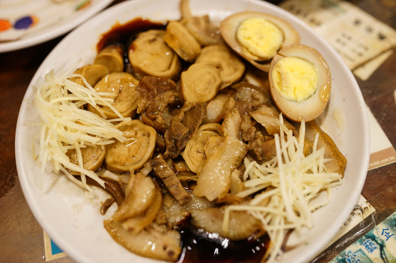 [花蓮市美食]老材房-好有氣氛50年木造老屋 檜木家具 實惠又好吃的炒拉麵 羊排湯及現煮大滷麵  大推!(內有詳細菜單)