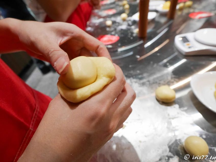 高雄免費景點》百年老品牌新開幕觀光工廠 舊振南漢餅文化館 DIY烘焙、下午茶、美拍一次滿足 - 艾莉絲愛旅行