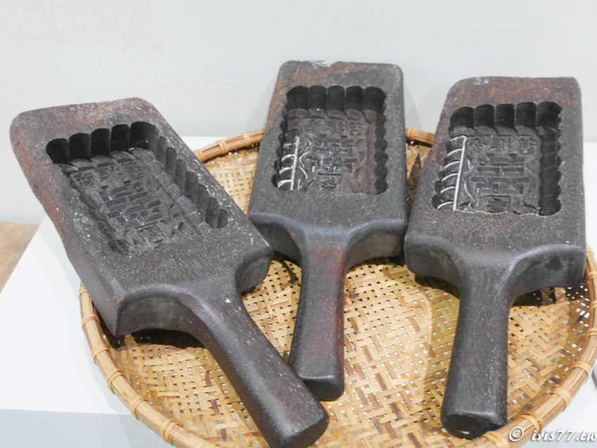 高雄免費景點》百年老品牌新開幕觀光工廠 舊振南漢餅文化館 DIY烘焙、下午茶、美拍一次滿足 - 艾莉絲愛旅行