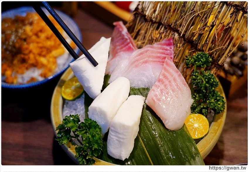 台中首見漂浮松阪豬就在千波苑鍋物，火鍋270元起還可免費停車