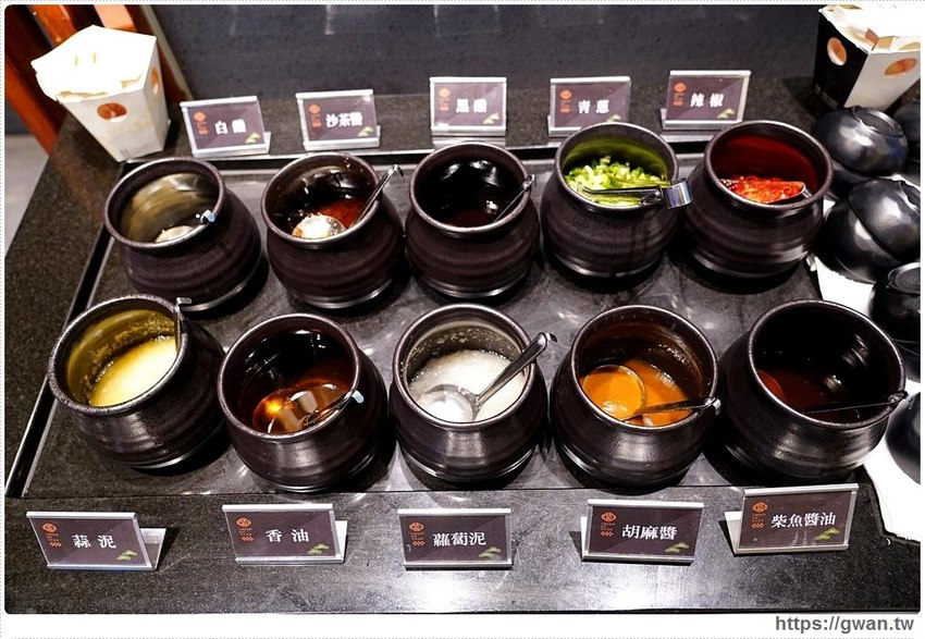 台中首見漂浮松阪豬就在千波苑鍋物，火鍋270元起還可免費停車