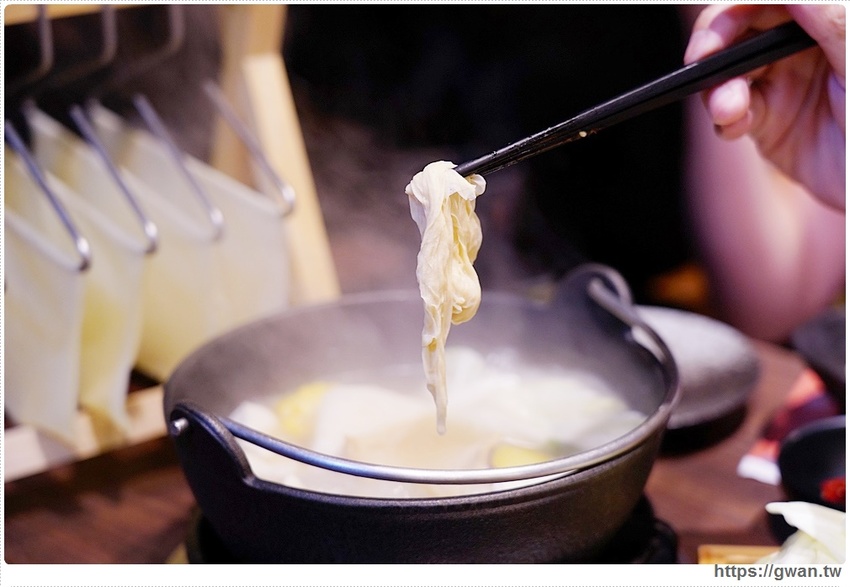 台中首見漂浮松阪豬就在千波苑鍋物，火鍋270元起還可免費停車