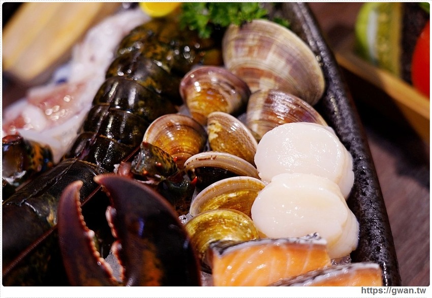 台中首見漂浮松阪豬就在千波苑鍋物，火鍋270元起還可免費停車