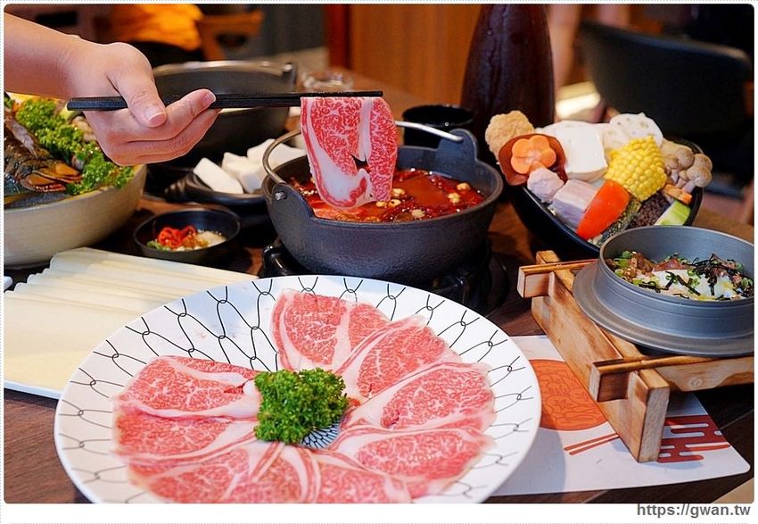 沙鹿新開火鍋店,火鍋套餐最低不用300元還可以免費停車!也有現撈海鮮和日本和牛喔~