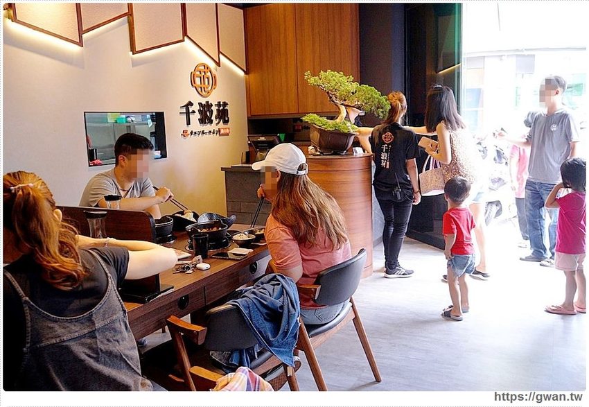 沙鹿新開火鍋店,火鍋套餐最低不用300元還可以免費停車!也有現撈海鮮和日本和牛喔~