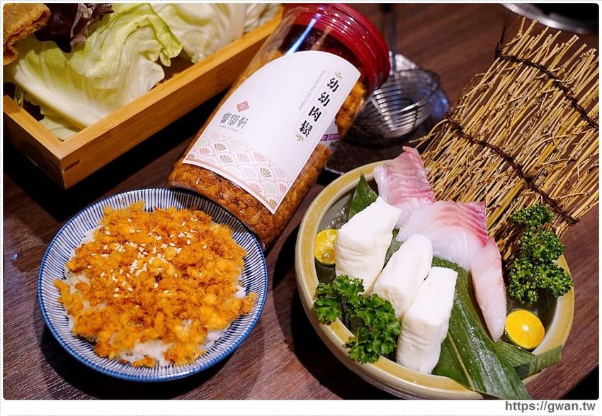 台中首見漂浮松阪豬就在千波苑鍋物，火鍋270元起還可免費停車