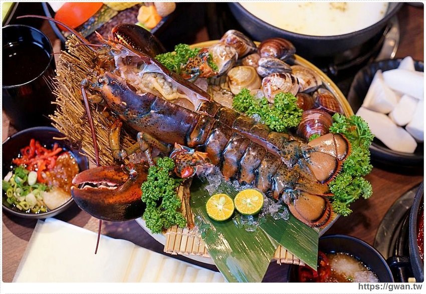 沙鹿新開火鍋店,火鍋套餐最低不用300元還可以免費停車!也有現撈海鮮和日本和牛喔~