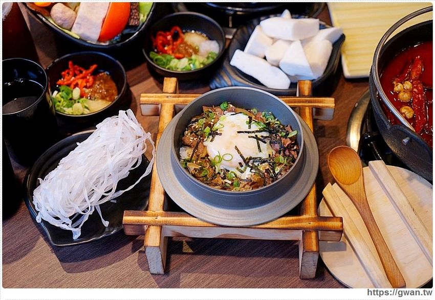 沙鹿新開火鍋店,火鍋套餐最低不用300元還可以免費停車!也有現撈海鮮和日本和牛喔~