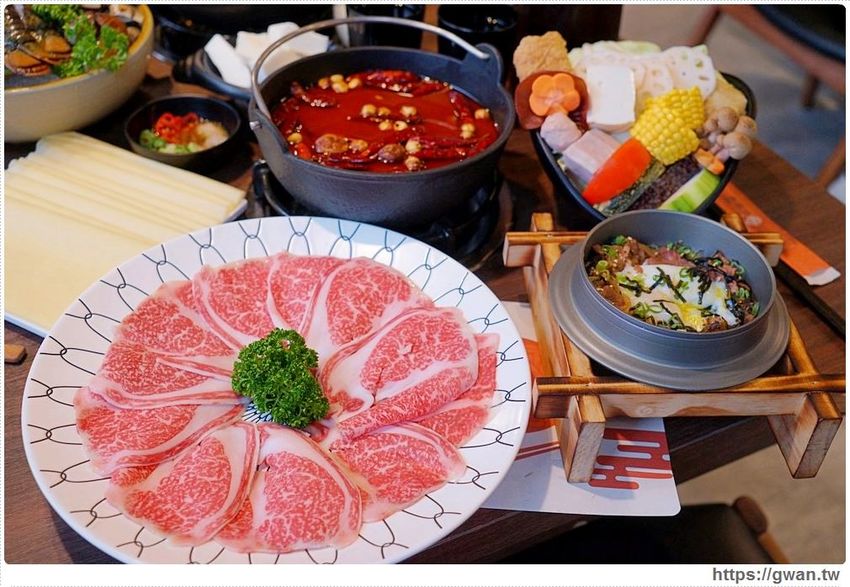 沙鹿新開火鍋店,火鍋套餐最低不用300元還可以免費停車!也有現撈海鮮和日本和牛喔~