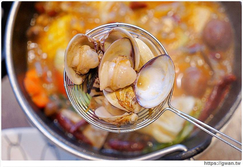 沙鹿新開火鍋店,火鍋套餐最低不用300元還可以免費停車!也有現撈海鮮和日本和牛喔~