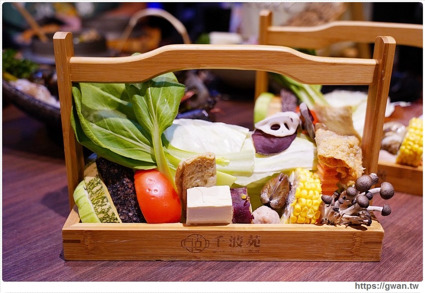 台中首見漂浮松阪豬就在千波苑鍋物，火鍋270元起還可免費停車