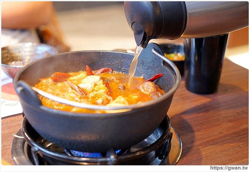 沙鹿新開火鍋店,火鍋套餐最低不用300元還可以免費停車!也有現撈海鮮和日本和牛喔~