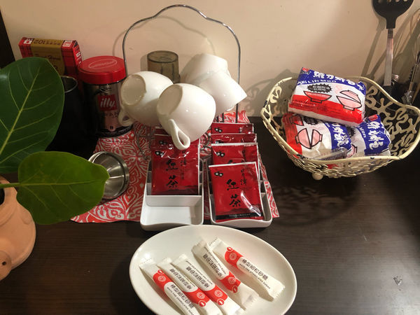 圓圓家睡外面-《花蓮民宿推薦》來去山下住一晚，每天只接一組客人的花蓮包棟民宿《山下stay》，舒服放鬆就像回到自己家一樣