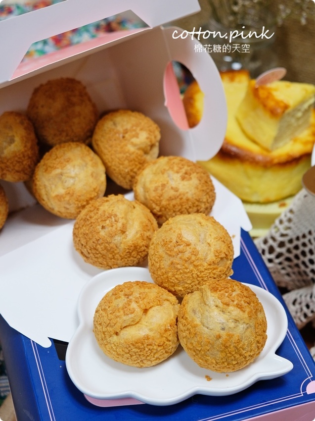 逢甲夜市最便宜的泡芙在這裡!童話泡芙母親節蛋糕優惠中、最新雙餡泡芙一樣爆漿耶!