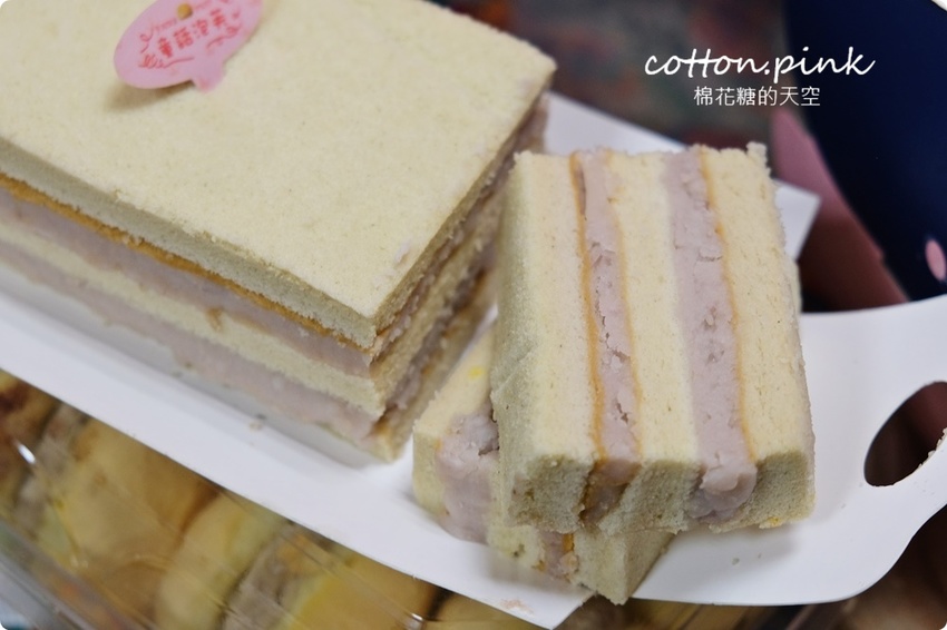 逢甲夜市最便宜的泡芙在這裡!童話泡芙母親節蛋糕優惠中、最新雙餡泡芙一樣爆漿耶!