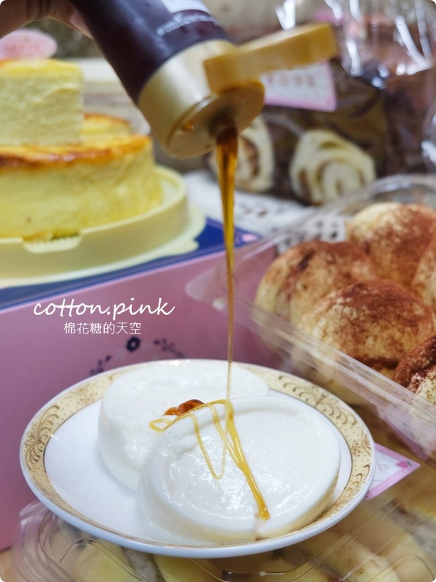 逢甲夜市最便宜的泡芙在這裡!童話泡芙母親節蛋糕優惠中、最新雙餡泡芙一樣爆漿耶!