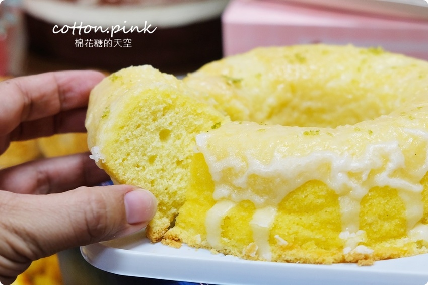 逢甲夜市最便宜的泡芙在這裡!童話泡芙母親節蛋糕優惠中、最新雙餡泡芙一樣爆漿耶!