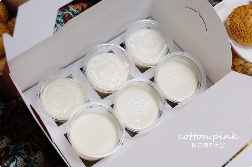 逢甲夜市最便宜的泡芙在這裡!童話泡芙母親節蛋糕優惠中、最新雙餡泡芙一樣爆漿耶!