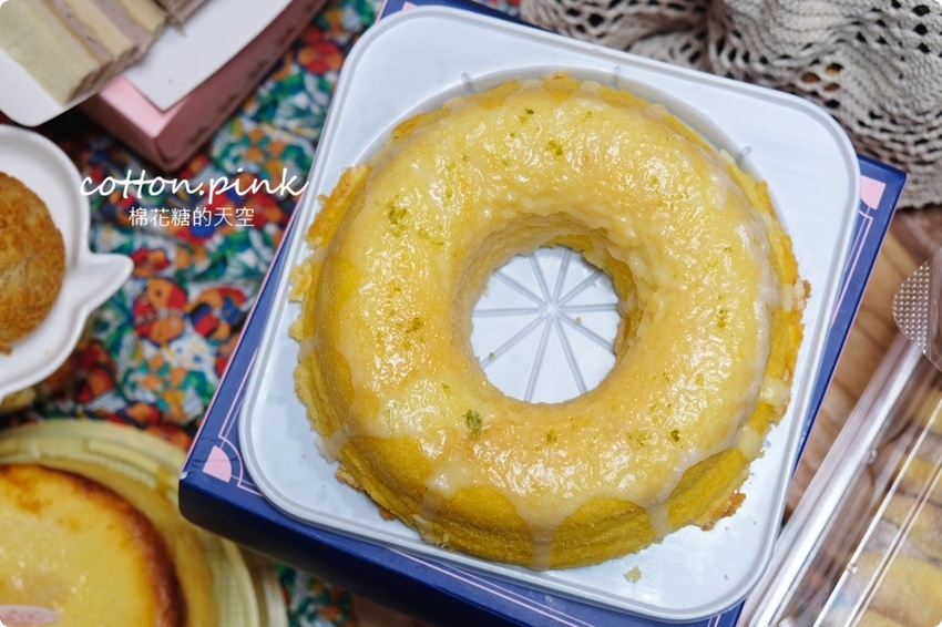 逢甲夜市最便宜的泡芙在這裡!童話泡芙母親節蛋糕優惠中、最新雙餡泡芙一樣爆漿耶!