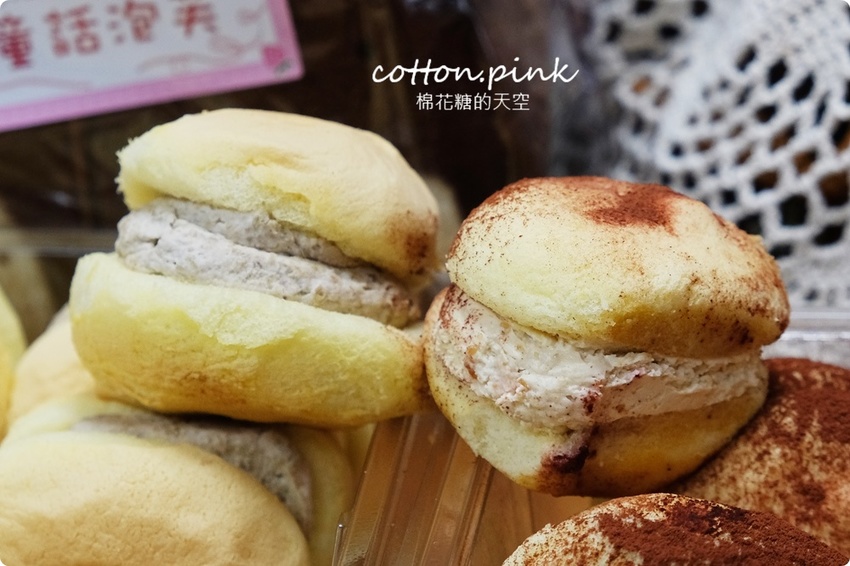 逢甲夜市最便宜的泡芙在這裡!童話泡芙母親節蛋糕優惠中、最新雙餡泡芙一樣爆漿耶!