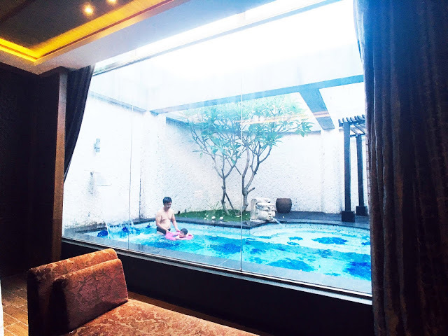 [中壢住宿] 摩斯時尚汽車旅館｜隱身靜謐住宅區的時尚Villa，平價享有豪宅裝潢、游泳池、KTV、按摩浴缸、黃金雨、蒸氣浴等奢侈享受！