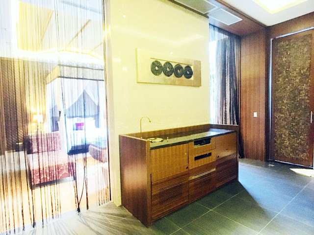 [中壢住宿] 摩斯時尚汽車旅館｜隱身靜謐住宅區的時尚Villa，平價享有豪宅裝潢、游泳池、KTV、按摩浴缸、黃金雨、蒸氣浴等奢侈享受！