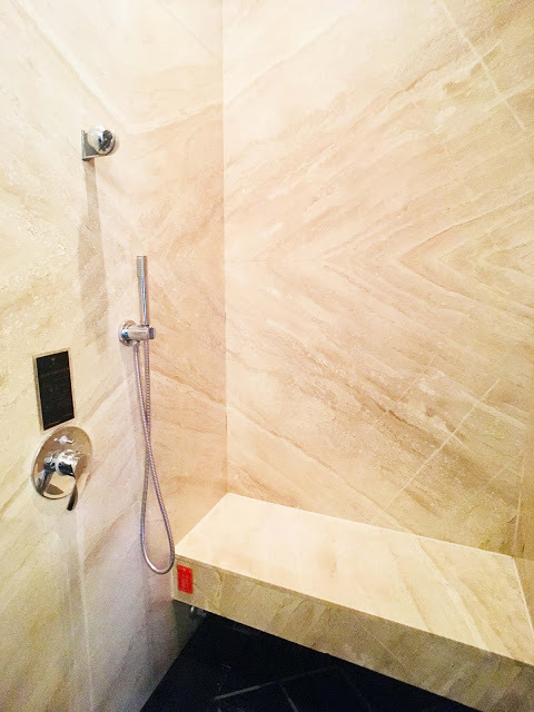 [中壢住宿] 摩斯時尚汽車旅館｜隱身靜謐住宅區的時尚Villa，平價享有豪宅裝潢、游泳池、KTV、按摩浴缸、黃金雨、蒸氣浴等奢侈享受！