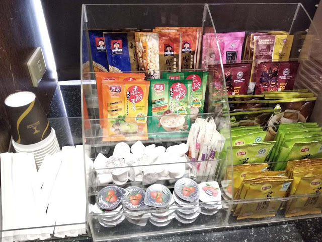 [中壢住宿] 摩斯時尚汽車旅館｜隱身靜謐住宅區的時尚Villa，平價享有豪宅裝潢、游泳池、KTV、按摩浴缸、黃金雨、蒸氣浴等奢侈享受！